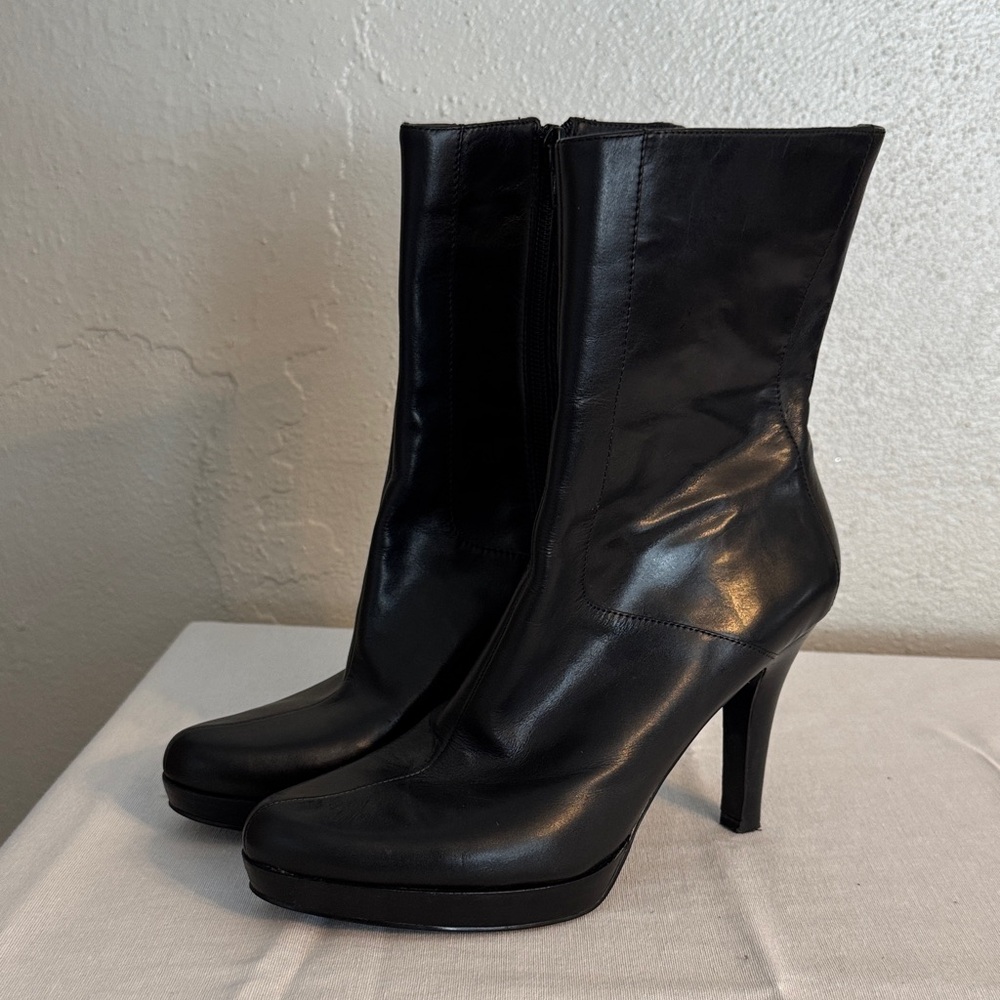 Bandolino Sleek Black Heeled Boots